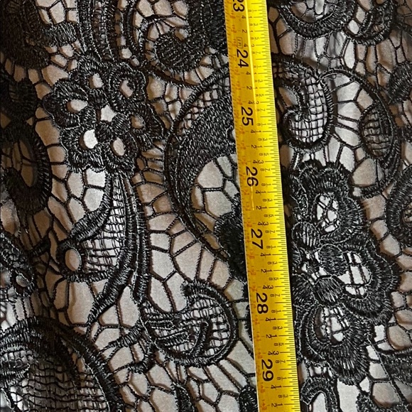 Black lace dress with lining size 10 Lipsy - Picture 9 of 9